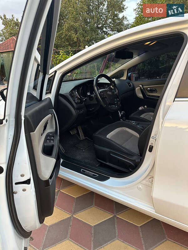 Хэтчбек Kia Ceed 2015 в Запорожье фото 6 Хэтчбек Kia Ceed 2015 в Запорожье