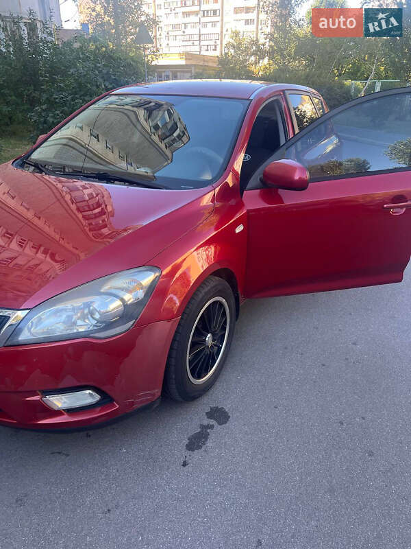 Хетчбек Kia Ceed 2009 в Києві