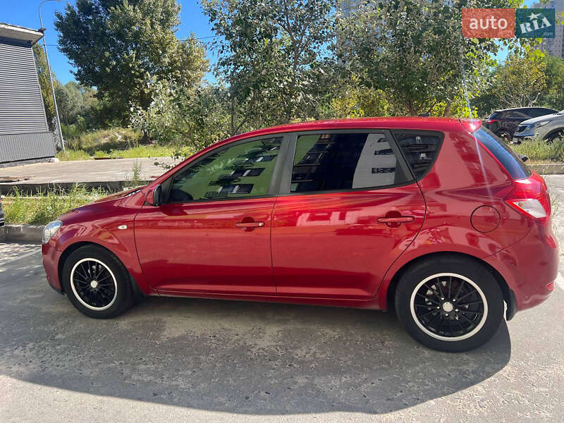 Хетчбек Kia Ceed 2009 в Києві