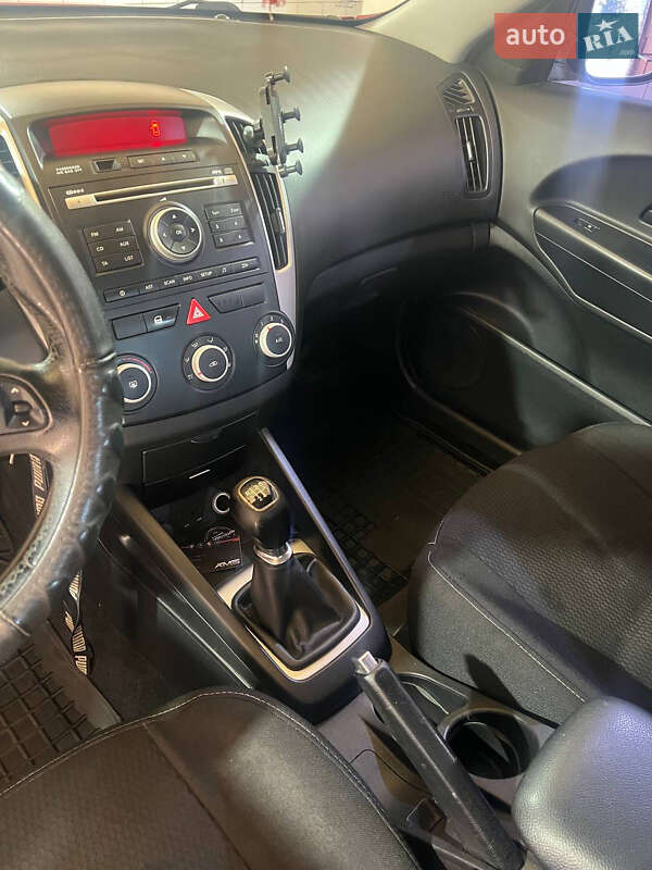 Хетчбек Kia Ceed 2009 в Києві