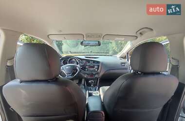 Хэтчбек Kia Ceed 2012 в 