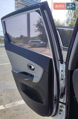 Хэтчбек Kia Ceed 2012 в 