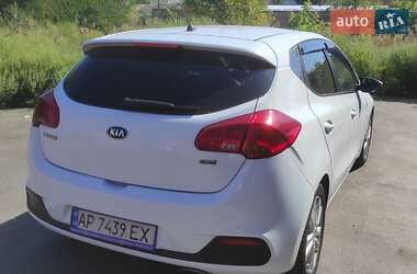 Хэтчбек Kia Ceed 2015 в 