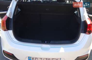 Хэтчбек Kia Ceed 2015 в 