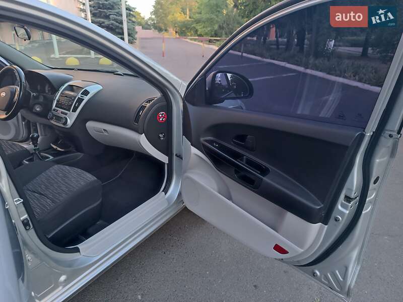 Хэтчбек Kia Ceed 2007 в Одессе