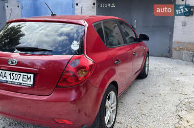 Хэтчбек Kia Ceed 2008 в 