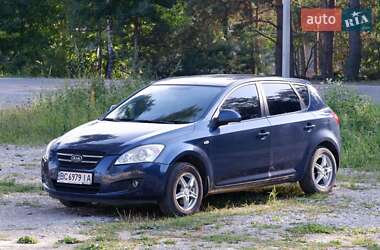 Хэтчбек Kia Ceed 2007 в Новояворовске