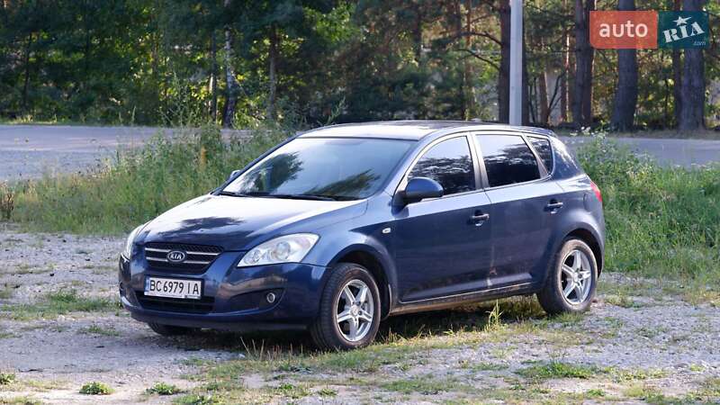 Хэтчбек Kia Ceed 2007 в Новояворовске