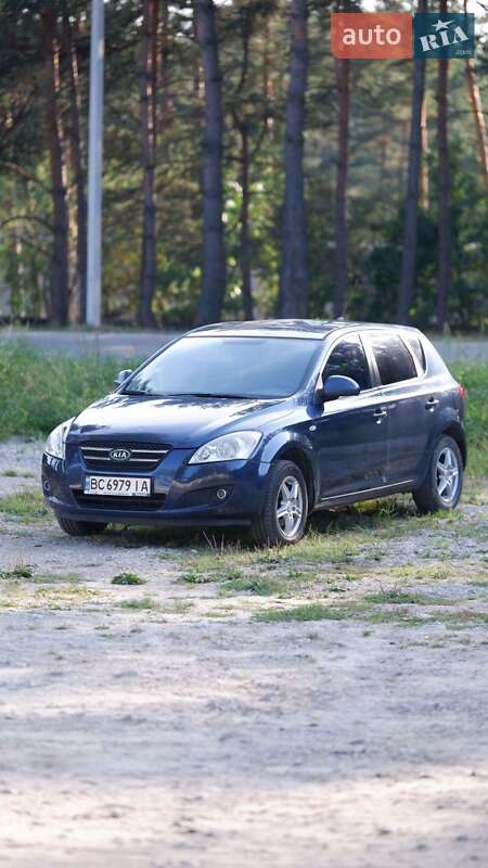 Хэтчбек Kia Ceed 2007 в Новояворовске