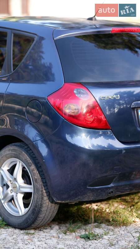 Хэтчбек Kia Ceed 2007 в Новояворовске