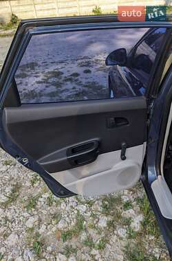 Хэтчбек Kia Ceed 2007 в Новояворовске