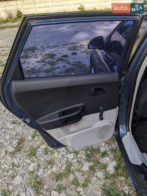 Хэтчбек Kia Ceed 2007 в Новояворовске