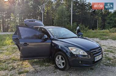 Хэтчбек Kia Ceed 2007 в Новояворовске
