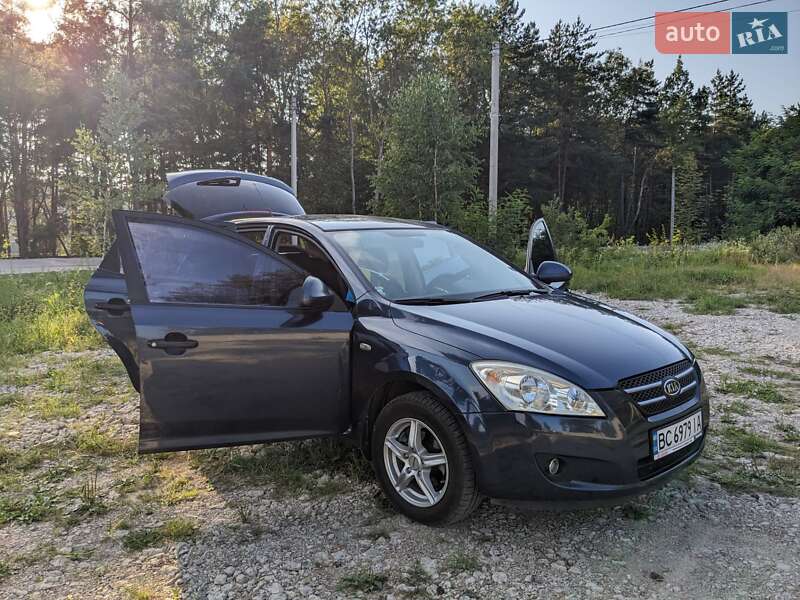 Хэтчбек Kia Ceed 2007 в Новояворовске