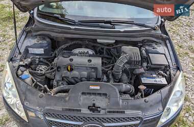Хэтчбек Kia Ceed 2007 в Новояворовске