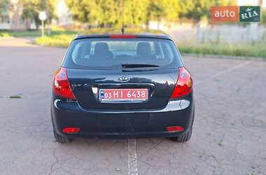 Хэтчбек Kia Ceed 2008 в 