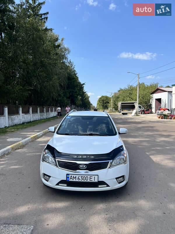Универсал Kia Ceed 2010 в Радомышле