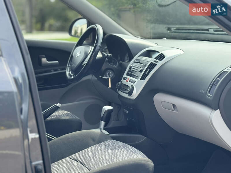 Универсал Kia Ceed 2008 в Запорожье
