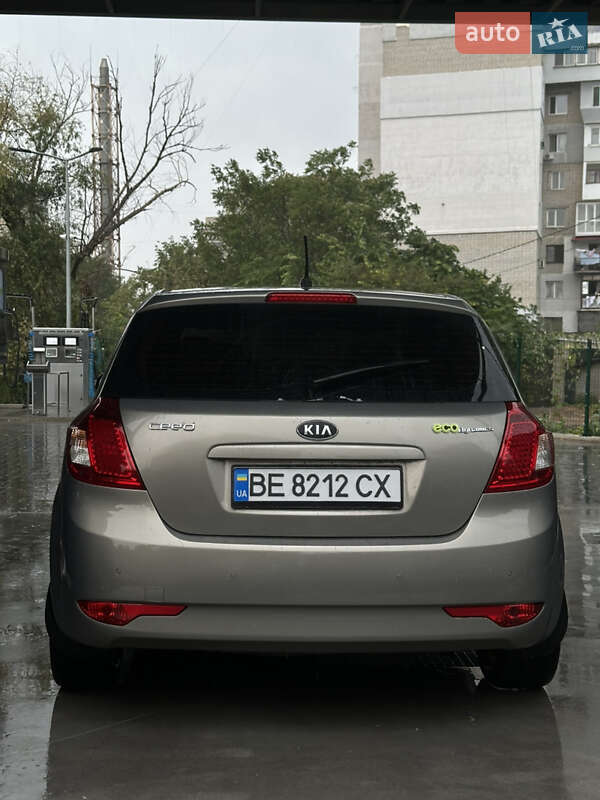 Хэтчбек Kia Ceed 2010 в Одессе