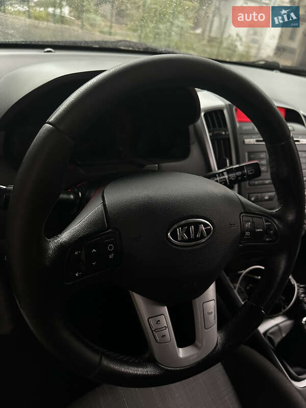 Хэтчбек Kia Ceed 2010 в Одессе
