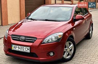 Хэтчбек Kia Ceed 2008 в 