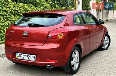 Хэтчбек Kia Ceed 2008 в 
