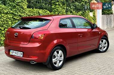 Хэтчбек Kia Ceed 2008 в 