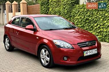 Хэтчбек Kia Ceed 2008 в 