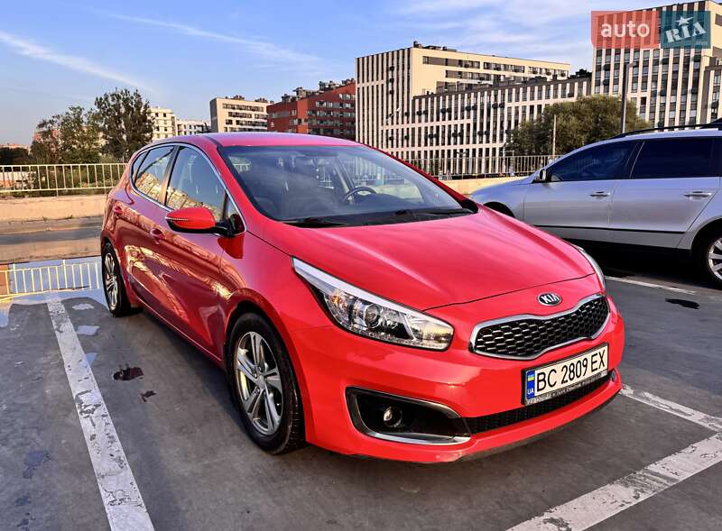 Хэтчбек Kia Ceed 2017 в 