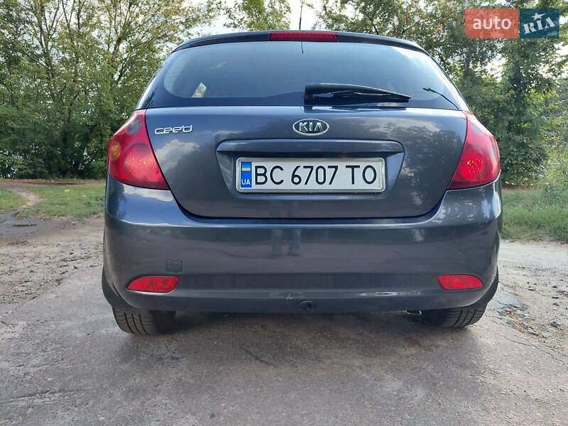 Хетчбек Kia Ceed 2008 в Києві фото 3 Хетчбек Kia Ceed 2008 в Києві