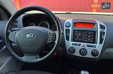 Хэтчбек Kia Ceed 2007 в 