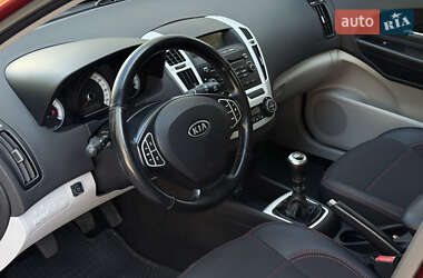 Хэтчбек Kia Ceed 2008 в 
