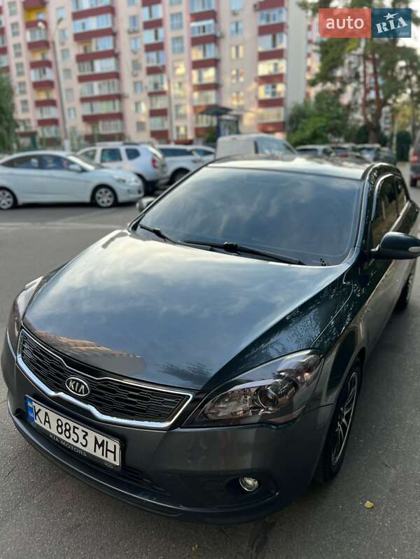 Хетчбек Kia Ceed 2011 в Києві фото 2 Хетчбек Kia Ceed 2011 в Києві