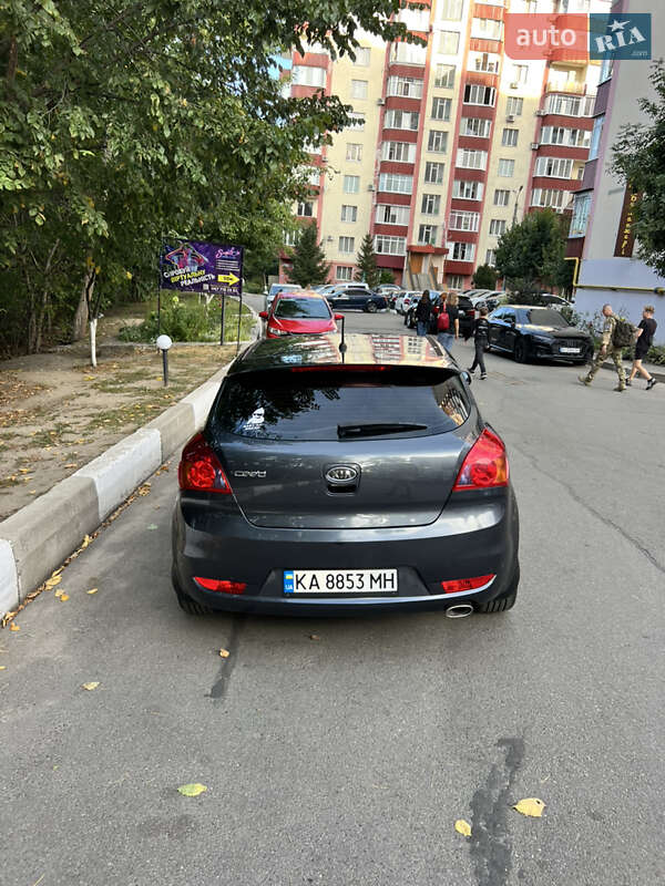 Хетчбек Kia Ceed 2011 в Києві фото 6 Хетчбек Kia Ceed 2011 в Києві