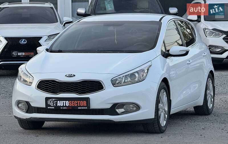 Хэтчбек Kia Ceed 2012 в Харькове