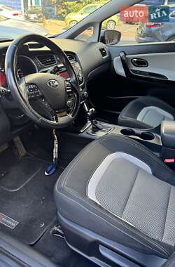 Хэтчбек Kia Ceed 2013 в 