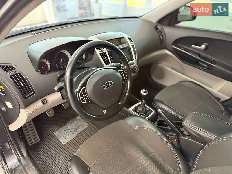 Хэтчбек Kia Ceed 2008 в Киеве