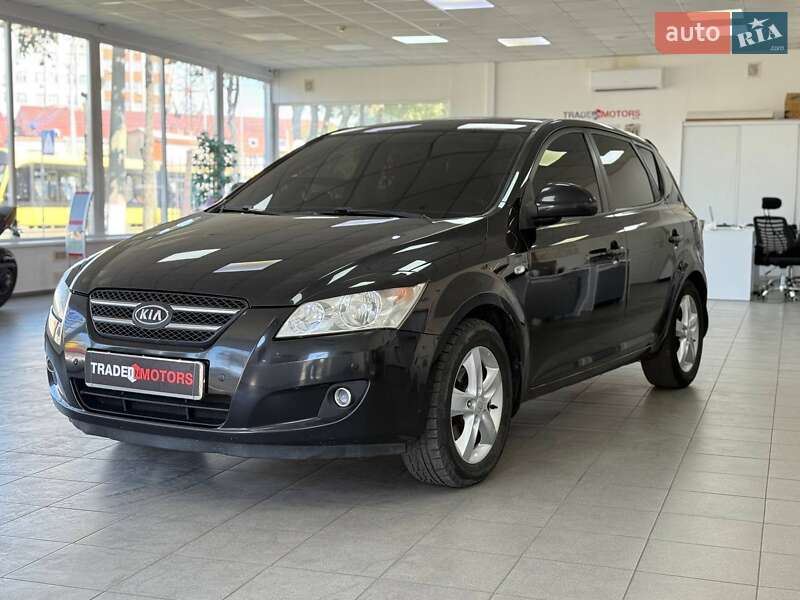 Хэтчбек Kia Ceed 2008 в Киеве
