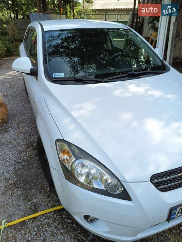 Хэтчбек Kia Ceed 2008 в Днепре