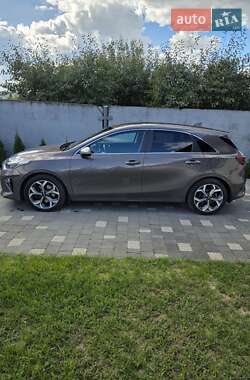Хэтчбек Kia Ceed 2019 в 
