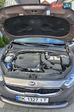 Хэтчбек Kia Ceed 2019 в 