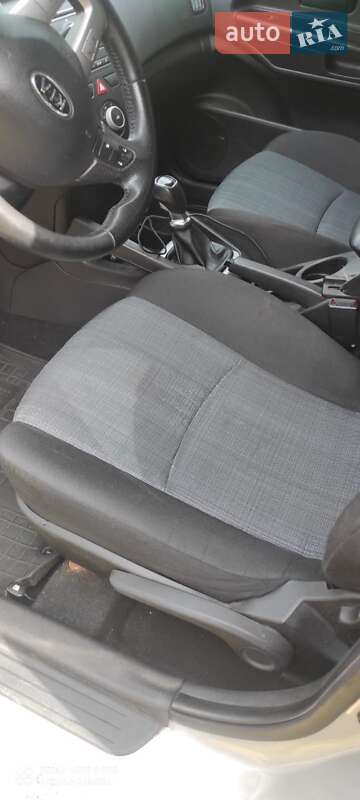 Универсал Kia Ceed 2010 в Ирпене