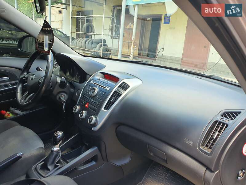 Универсал Kia Ceed 2012 в Кривом Роге