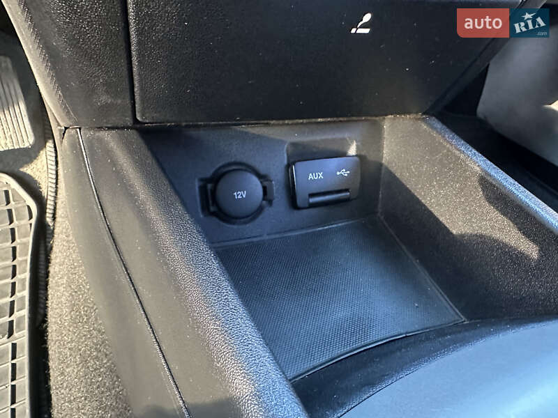 Хэтчбек Kia Ceed 2008 в Киеве