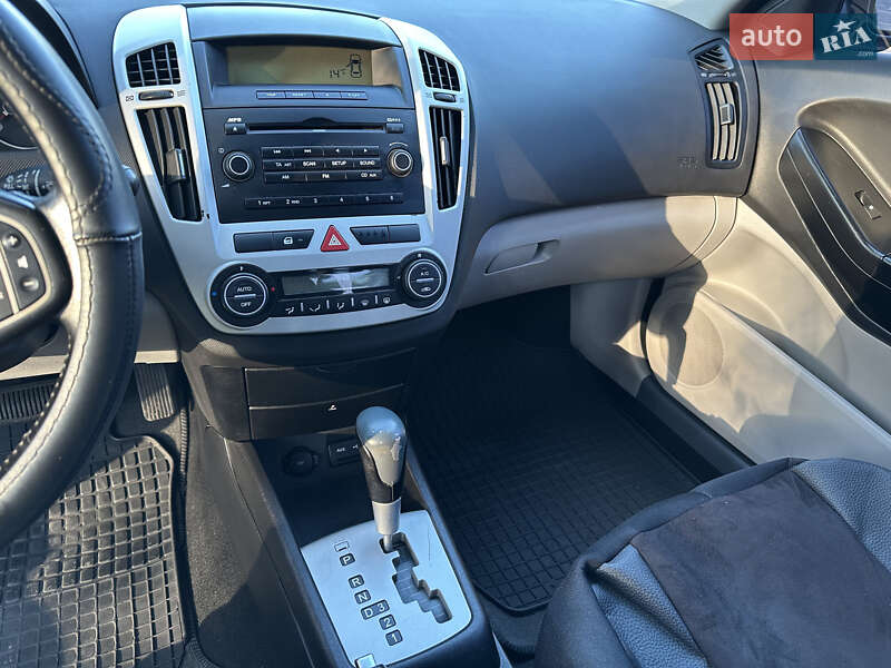 Хэтчбек Kia Ceed 2008 в Киеве