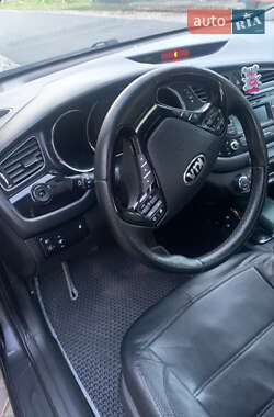 Хэтчбек Kia Ceed 2013 в 