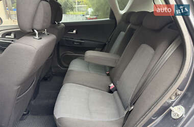 Хэтчбек Kia Ceed 2010 в 