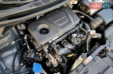 Хэтчбек Kia Ceed 2017 в 
