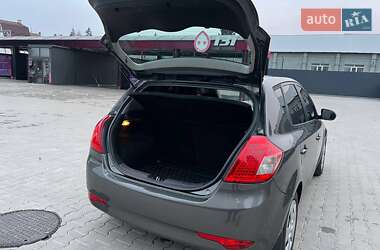 Хетчбек Kia Ceed 2011 в 