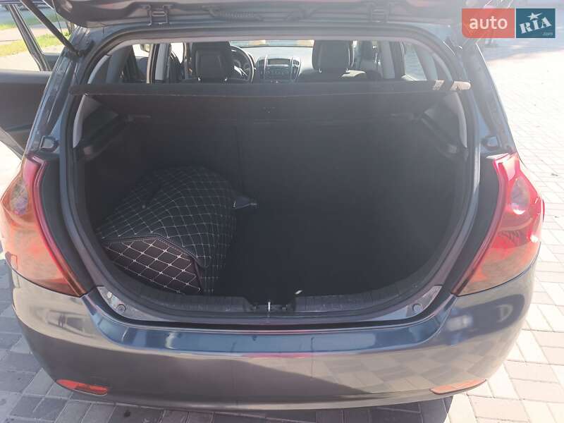 Хэтчбек Kia Ceed 2009 в Хмельницком